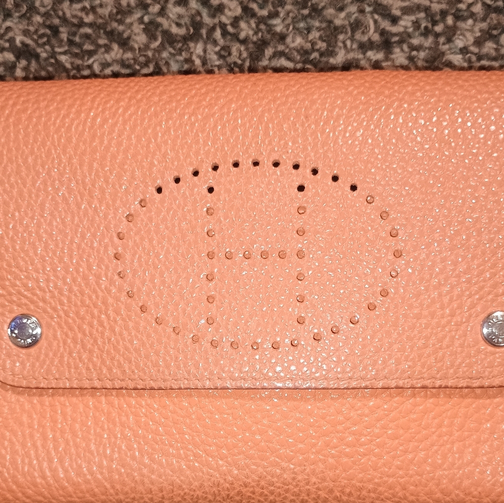 Hermes Leather Purse/Case W/Insert And UNBRANDED Chain. - Picture 13 of 15